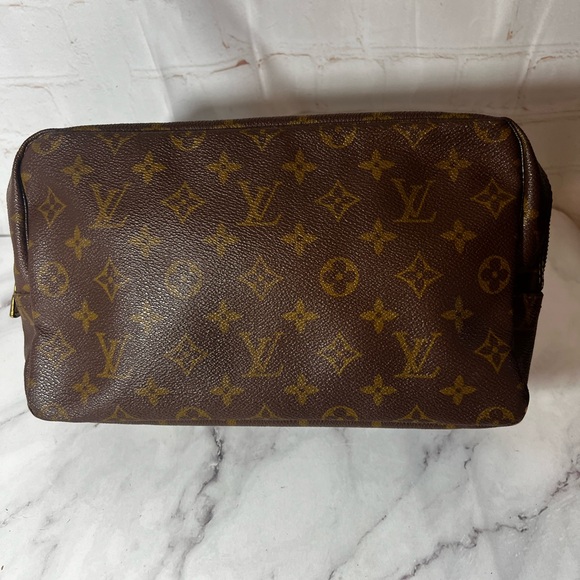 EUC Louis Vuitton Monogram Trousse Toilette 28 Pouch - Picture 2 of 12
